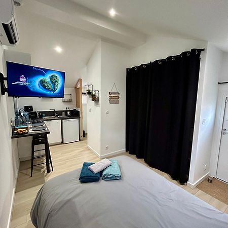 Tiny House De Charme Toute Equipee Le Pian-Médoc Екстериор снимка