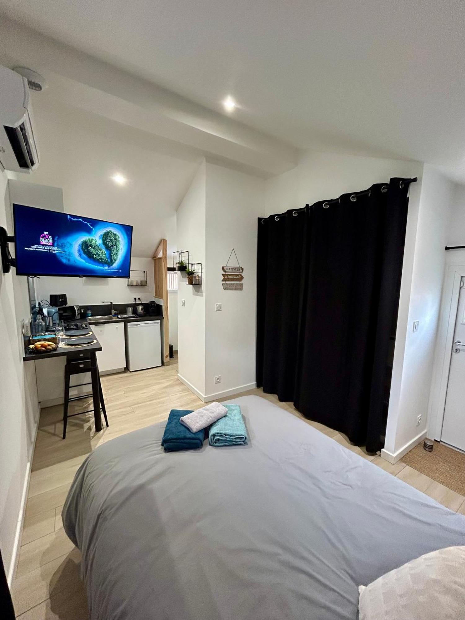 Tiny House De Charme Toute Equipee Le Pian-Médoc Екстериор снимка